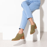 pantone - khaki